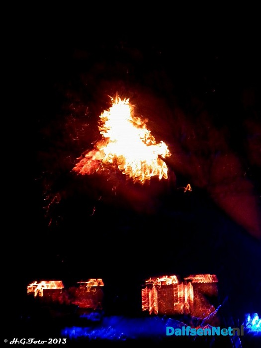 Woning afgebrand in Varsen. (Foto update) - Foto: H.G. Foto