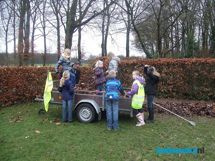 Bladactie ook rond de Emmer school