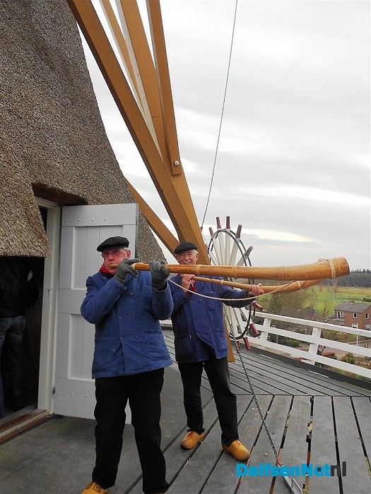 Niet hoog van de toren, maar van de molen blazen