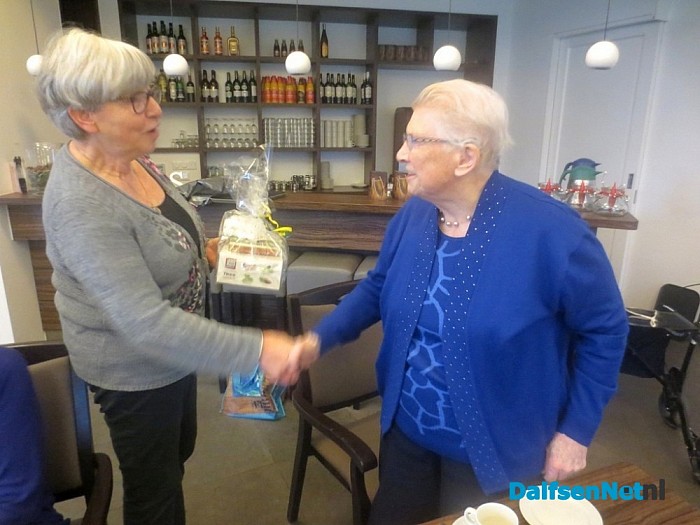 Ouderenkoor ‘In de Maat’ huldigt Bertha v. d. Brink