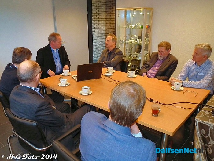 Bedrijfsbezoek College van Dalfsen aan de Ruiter metaal. - Foto: H.G. Foto