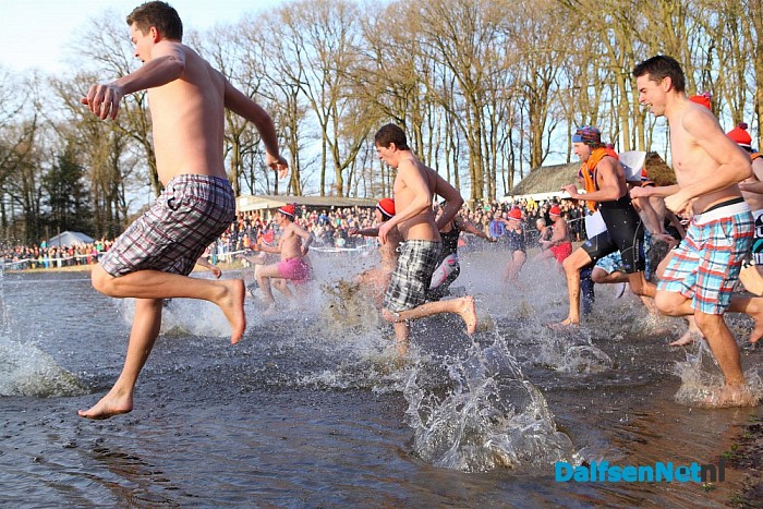 Nieuwjaarsduik Lemelerveld grandioos succes!
