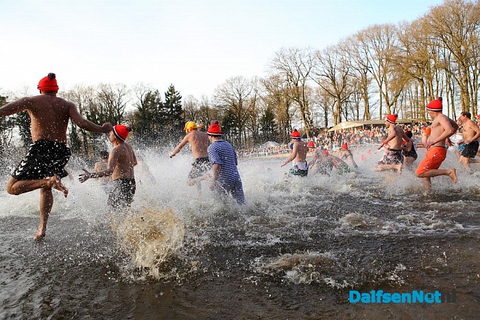 Nieuwjaarsduik Lemelerveld grandioos succes!