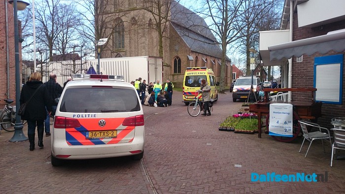 Fietser onderuit in centrum - Foto: Robert Bril