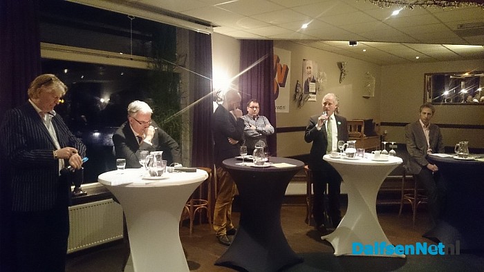 Eerste politieke debat was een koffiekransje - Foto: Robert Bril
