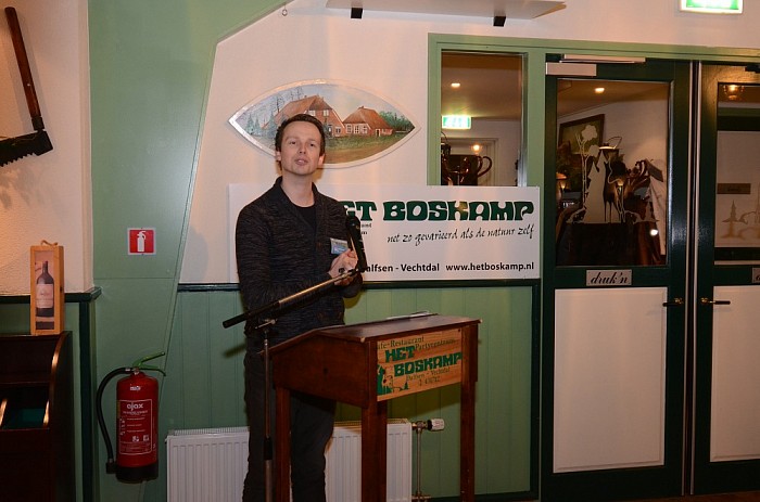 Eerste papieren versie van Dalfsennet uitgereikt - Foto: Johan Bokma