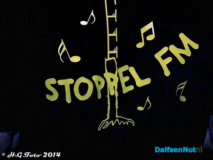 Spetterend “Stoppel FM”feest in Oudleusen - Foto: H.G. Foto