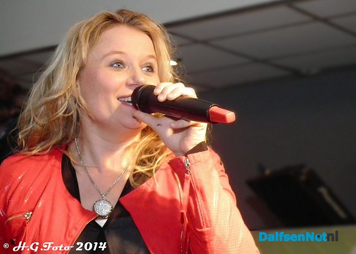 Spetterend “Stoppel FM”feest in Oudleusen - Foto: H.G. Foto
