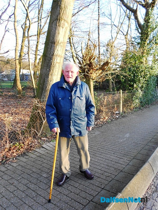 De Heer Veldhuis aan de wandel