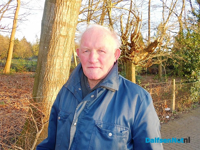 De Heer Veldhuis aan de wandel