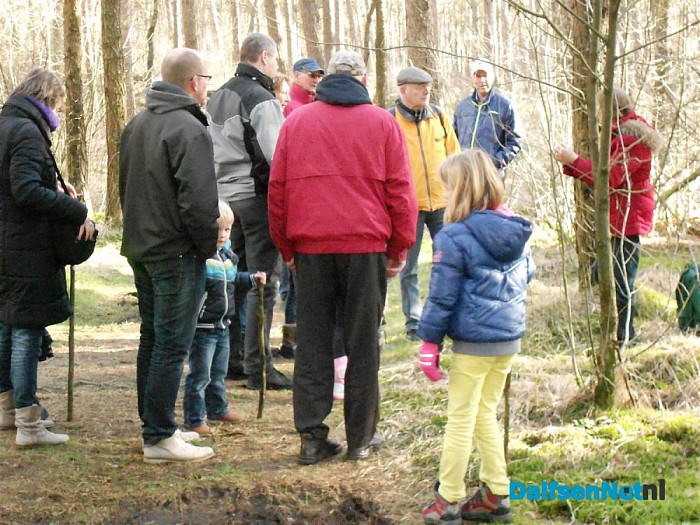 Met de vrouw van de boswachter het bos in