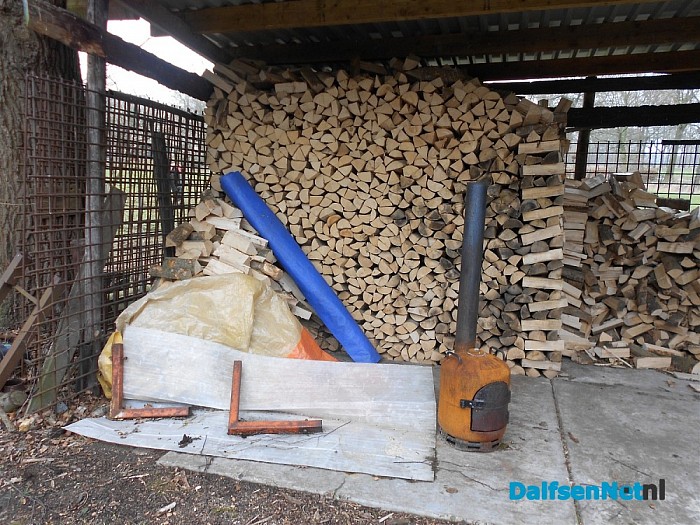 Koens maakt zelf haardhout