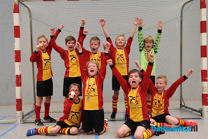 De jongens van SVD F1 zaalkampioen!