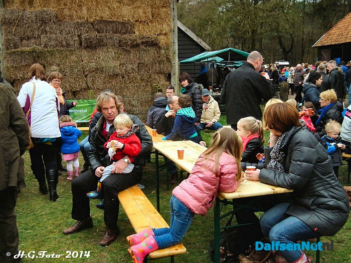 Lammetjesdag Schaapskooi Lemelerberg druk bezocht. - Foto: H.G. Foto