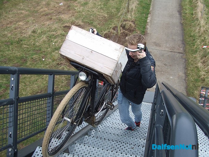 Fiets- snel -weg, overgang noodbrug een hachelijke onderneming