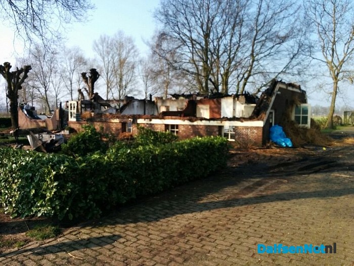 De trieste restanten van de boerderijbrand