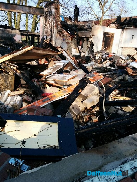 De trieste restanten van de boerderijbrand