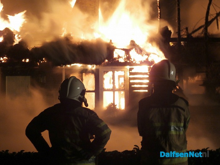 Woonboerderij afgebrand - Foto: Robert Bril