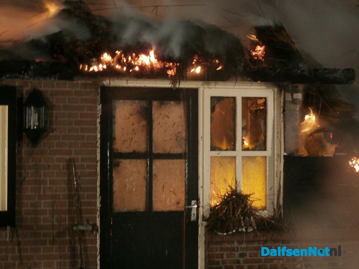 Woonboerderij afgebrand - Foto: Robert Bril
