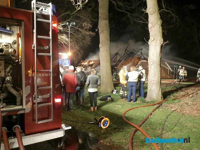 Woonboerderij afgebrand - Foto: Robert Bril