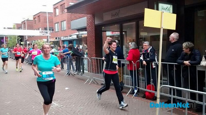 3 Dalfser zussen lopen de 5 mijl van Zwolle