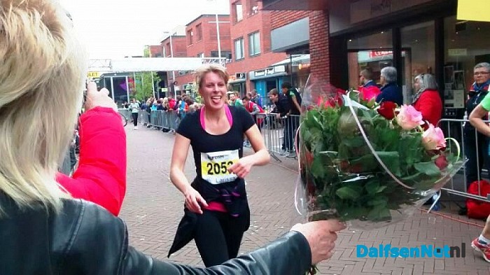 3 Dalfser zussen lopen de 5 mijl van Zwolle