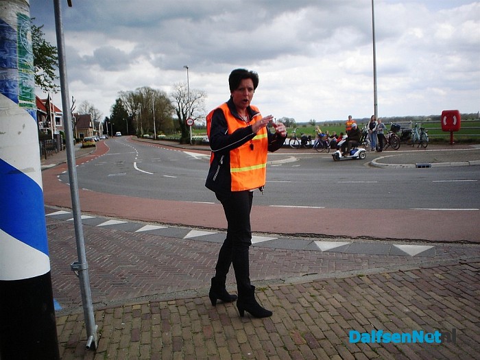 Oefenen bij de brug voor het verkeersexamen