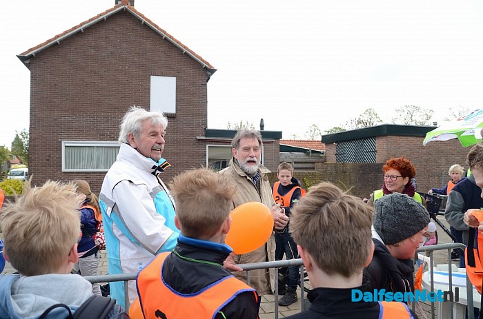 Kinderen druk met verkeersexamen - Foto: Johan Bokma