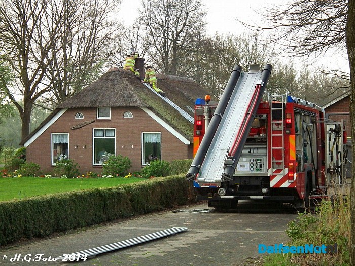 Schoorsteenbrand Staphorsterweg. - Foto: H.G. Foto