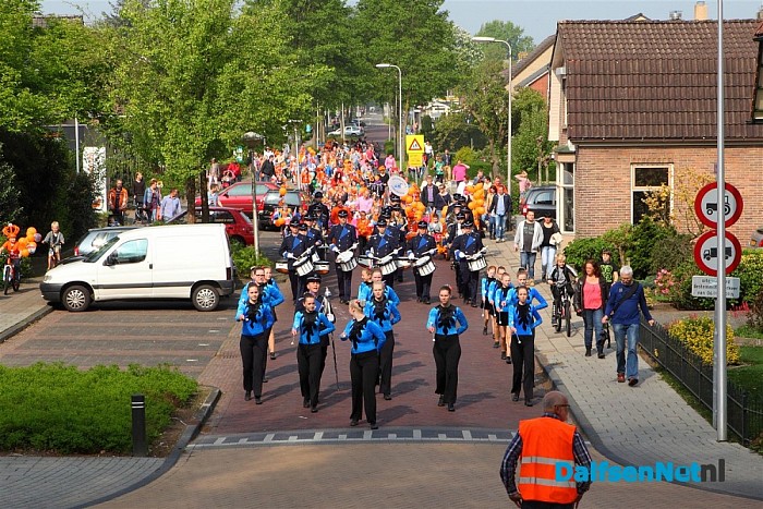 Versierde fietsenoptocht groot succes