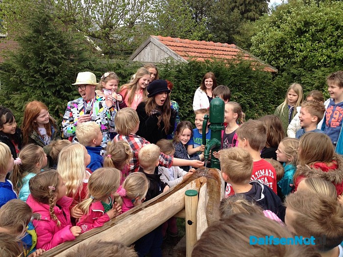 Waterspeelplaats Hoonhorst op ludieke wijze geopend