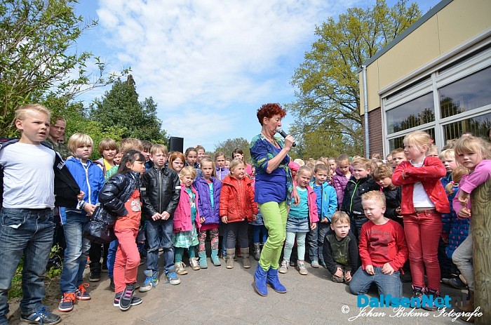 Waterspeelplaats Hoonhorst op ludieke wijze geopend - Foto: Johan Bokma