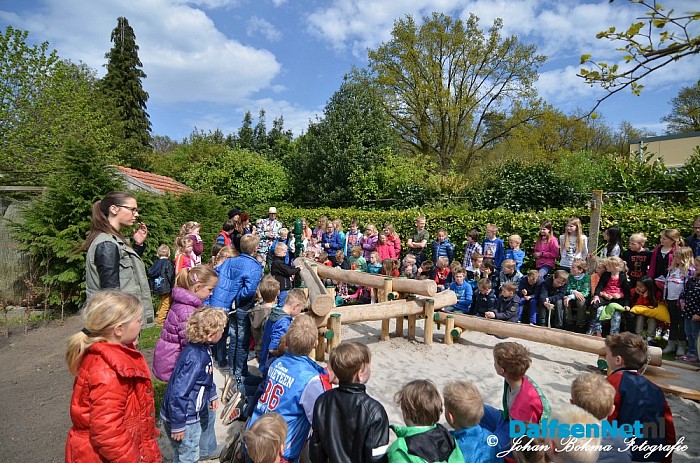 Waterspeelplaats Hoonhorst op ludieke wijze geopend - Foto: Johan Bokma