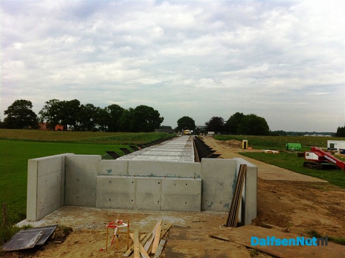 De “basisvloer” is gelegd brug Broekhuizen Vechterweerd