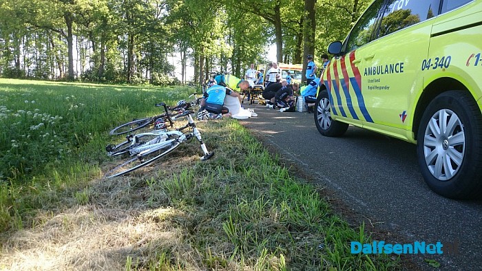 Wielrenners gewond na frontale botsing - Foto: Robert Bril