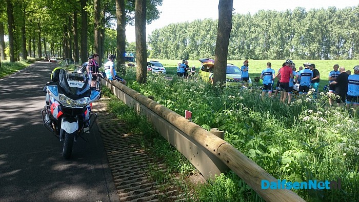 Wielrenners gewond na frontale botsing - Foto: Robert Bril