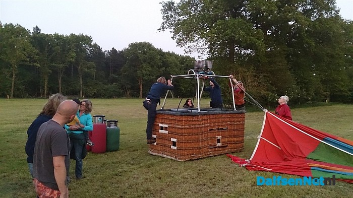 Luchtballon landing in het Sterrebos