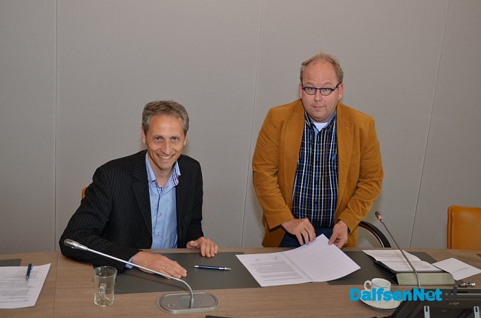 Gemeentebelangen en CDA tekenen coalitieakkoord - Foto: Johan Bokma