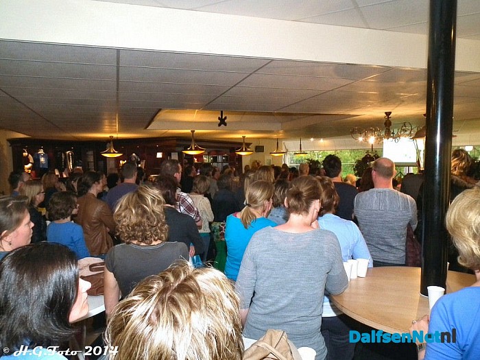 Goed bezochte info avond gedupeerde ouders - Foto: H.G. Foto
