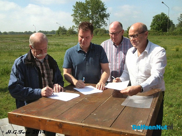 Nieuwe sportkleding en sponsorcontract Stokvisdennen - Foto: H.G. Foto