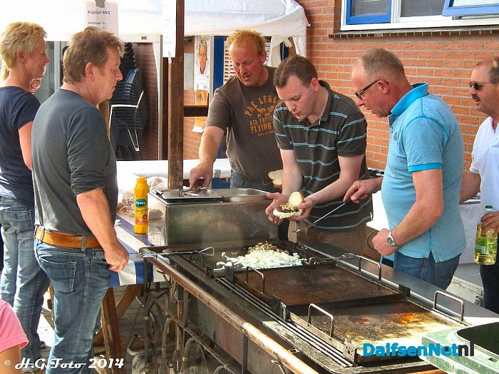 Supportersvereniging USV viert feest. - Foto: H.G. Foto