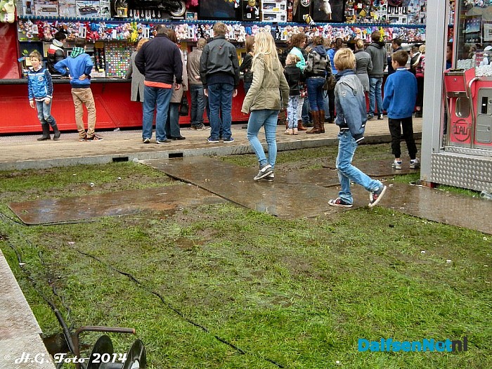Kermisterrein rigoureus aangepakt. - Foto: H.G. Foto