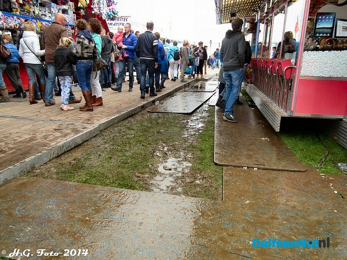 Kermisterrein rigoureus aangepakt. - Foto: H.G. Foto