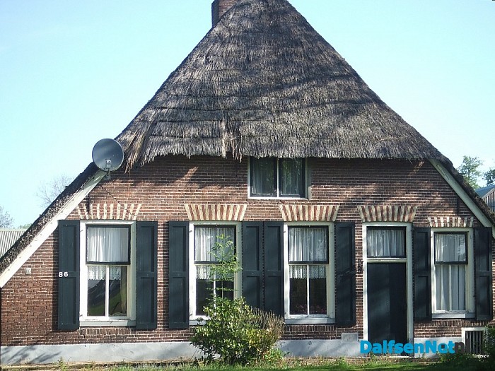 Aan het Westeinde  nog meer  geen monumenten