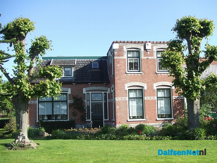 Aan het Westeinde  nog meer  geen monumenten
