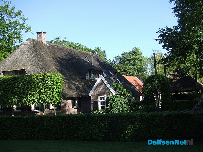 Aan het Westeinde  nog meer  geen monumenten