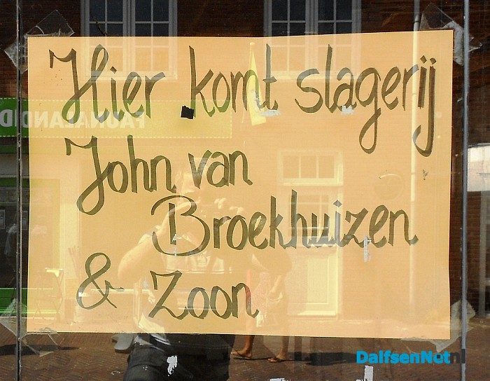 De nieuwe slager is al druk bezig