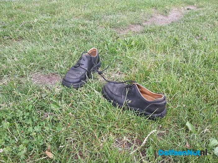 Wel vreemde schoenen “kunst” aan Bontekamp. (nu met update) - Foto: Annemieke