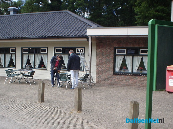 Voetbal kijken voor het goede doel
