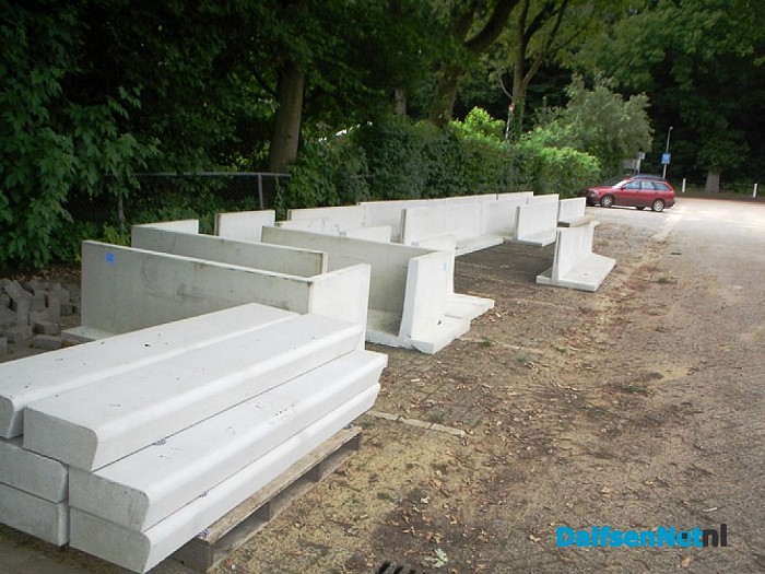 Rik en Wifried beginnen met straatwerk aan de veld kant